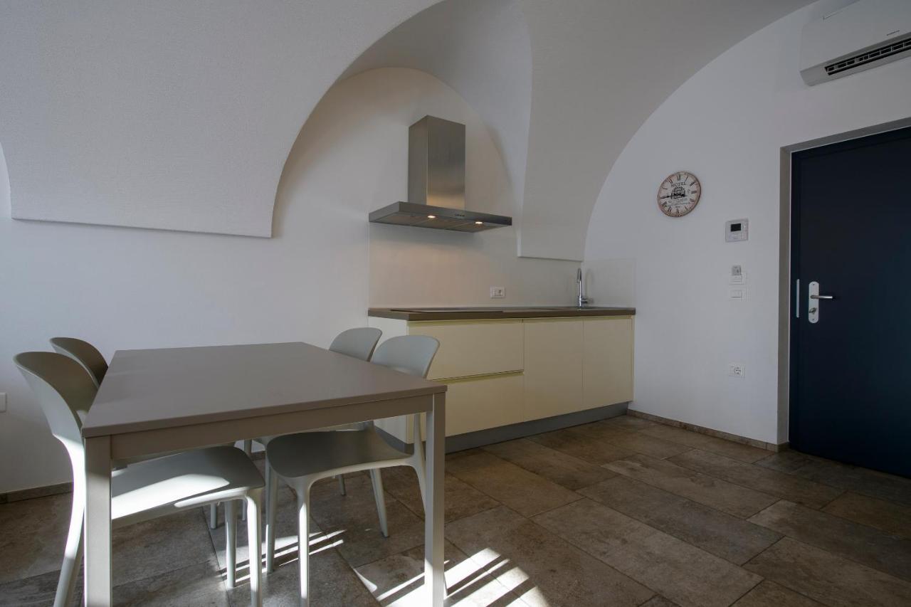Aparthotel Borgo San Nazzaro à Riva del Garda Extérieur photo